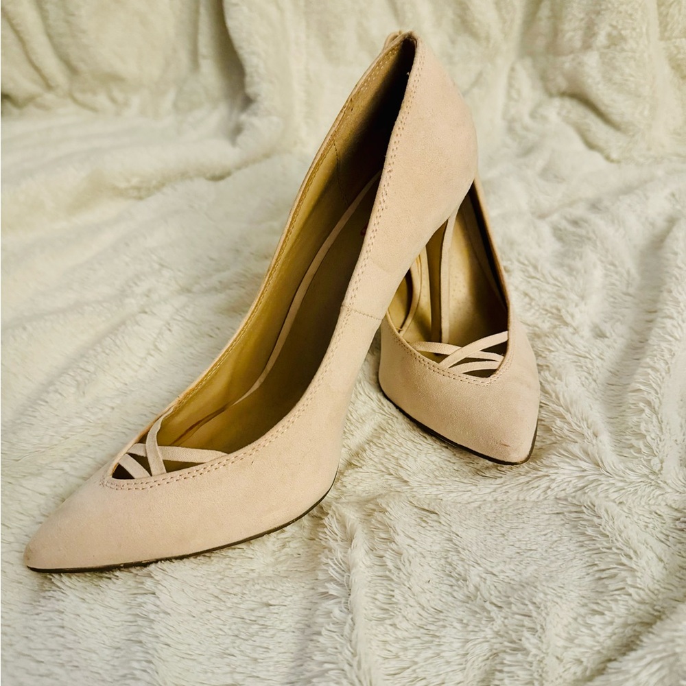 Elegant Beige Women's Pumps